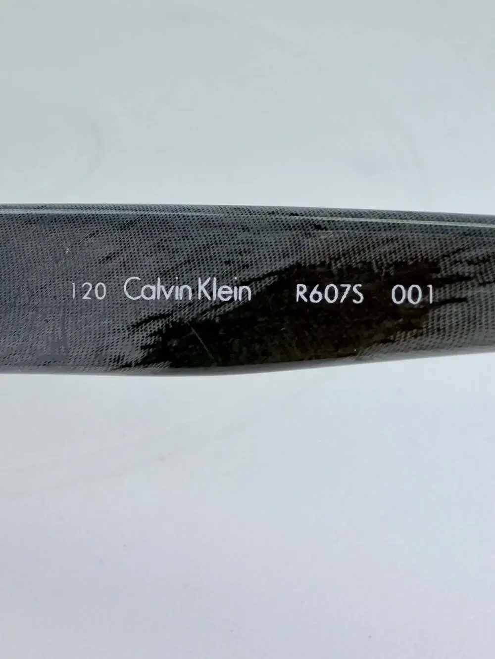 Calvin Klein R6075 Sunglasses Black with Hard Case